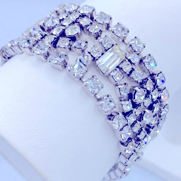 Attractive Vintage Prong Set Round & Baguette or Emerald Cut  Vintage Silver Tone  Prong Set Baguette And Round Cut Rhinestones Wide Bracelet